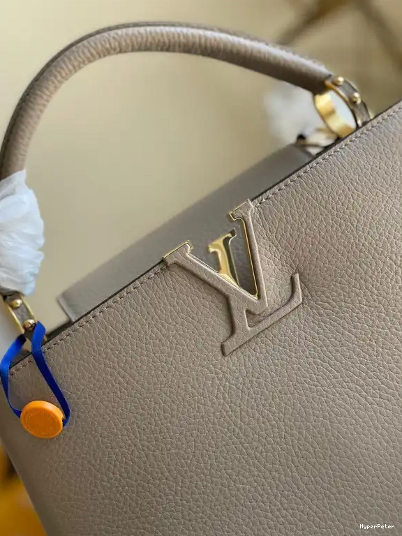 LOUIS CAPUCINES VUITTON MM 0524